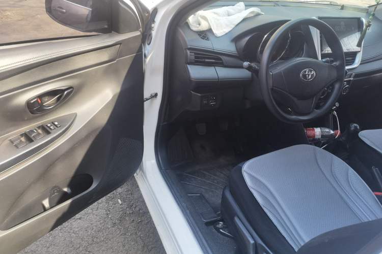 Used Toyota YARiS L Zhi Xuan 2016 Revised 1.3E Manual – Charming Edition Driver Seat