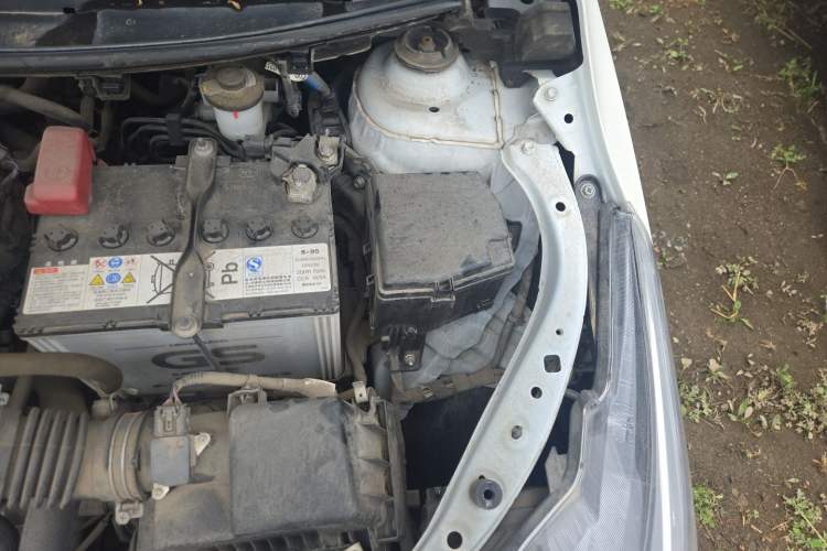 Used Toyota YARiS L Zhi Xuan 2016 Revised 1.5E CVT Charming Edition Engine Bay Left
