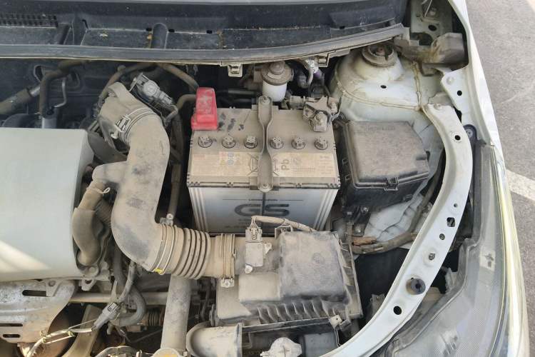Used Toyota YARiS L Zhi Xuan 2016 Revised 1.3E Manual – Charming Edition Engine Bay Left