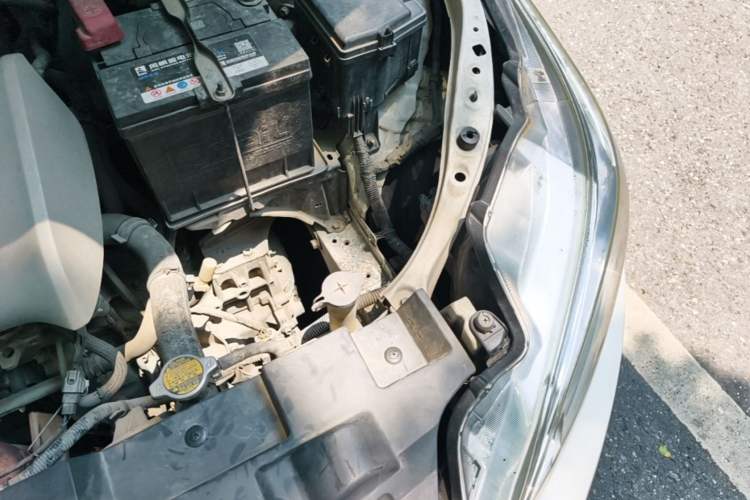 Used Toyota YARiS L Zhi Xuan 2016 1.5E Automatic JingSu Edition Engine Bay Left