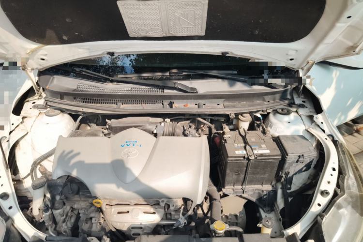 Used Toyota YARiS L Zhi Xuan 2016 1.5G Automatic XunSu Model with Sunroof Engine Bay