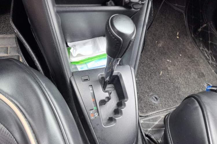 Used Toyota YARiS L Zhi Xuan 2016 Revised 1.5E CVT Charming Edition Gear Lever