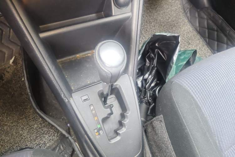 Used Toyota YARiS L Zhi Xuan 2016 Revised 1.5E CVT Charming Edition Gear Lever