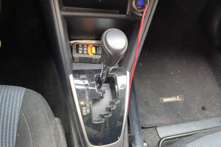 Used Toyota YARiS L Zhi Xuan 2016 Revised 1.5E CVT Charming Edition Gear Lever