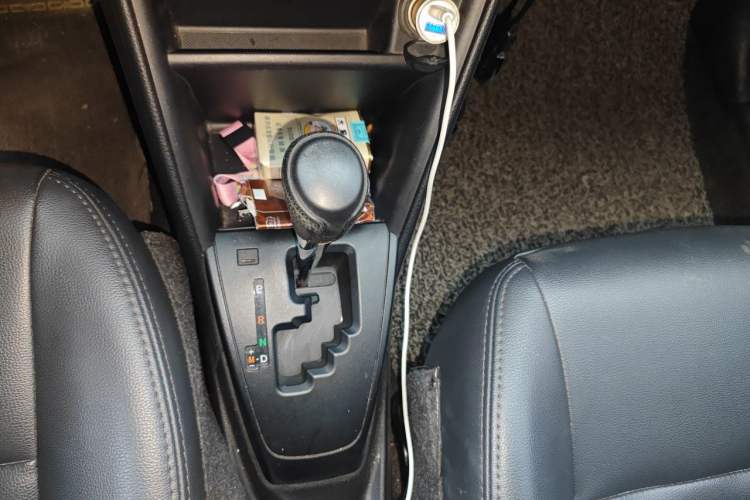 Used Toyota YARiS L Zhi Xuan 2016 Revised 1.5E CVT Charming Edition Gear Lever