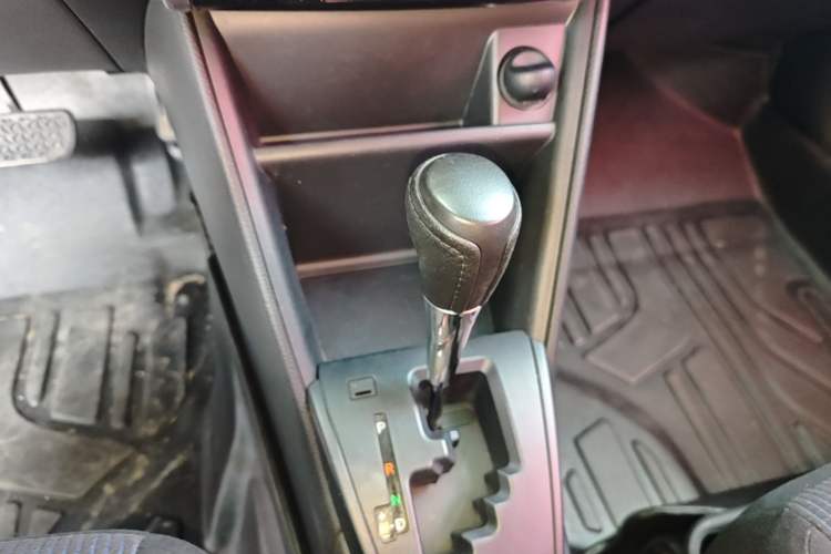 Used Toyota YARiS L Zhi Xuan 2016 Revised 1.5E CVT Charming Edition Gear Lever