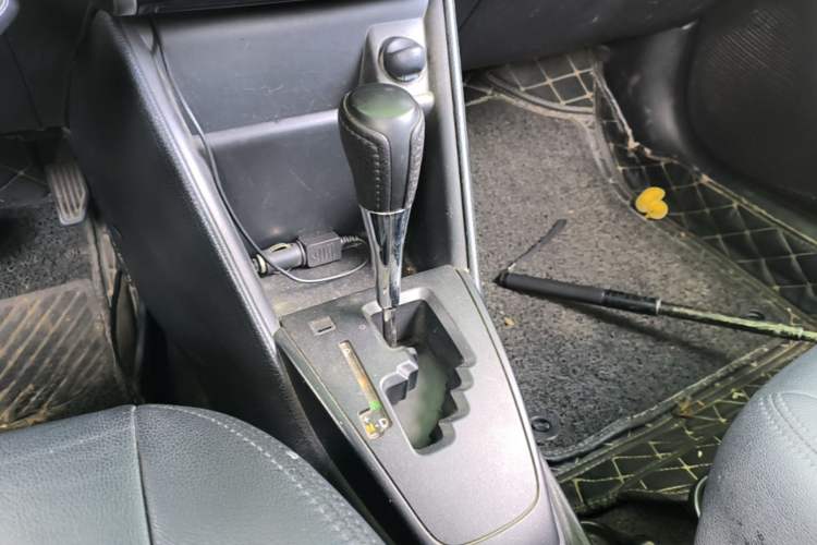 Used Toyota YARiS L Zhi Xuan 2016 Revised 1.5E CVT Charming Edition Gear Lever