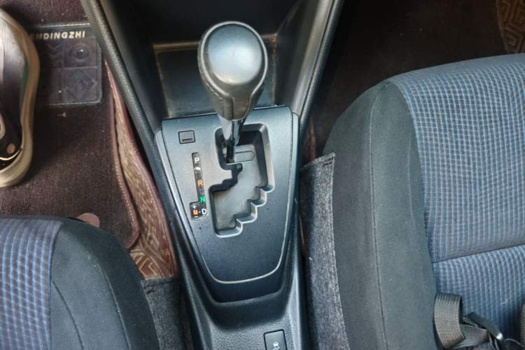 Used Toyota YARiS L Zhi Xuan 2016 Revised 1.5E CVT Charming Edition Gear Lever