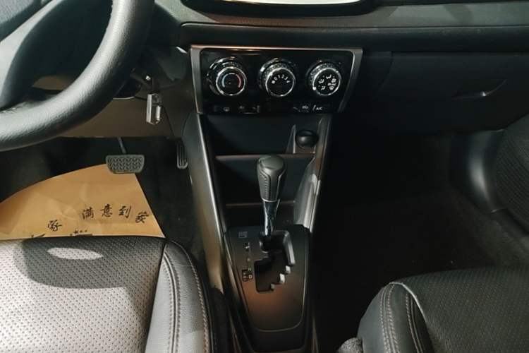 Used Toyota YARiS L Zhi Xuan 2016 Revised 1.5E CVT Charming Edition Gear Lever