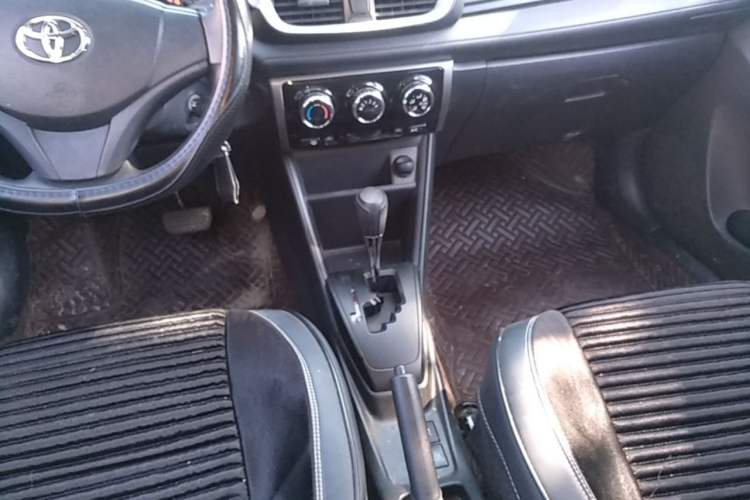 Used Toyota YARiS L Zhi Xuan 2016 Revised 1.5E CVT Charming Edition Gear Lever