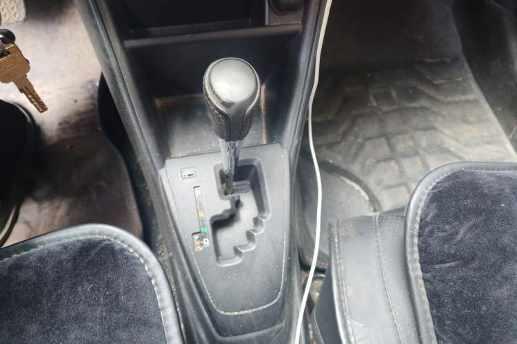 Used Toyota YARiS L Zhi Xuan 2016 Revised 1.5E CVT Charming Edition Gear Lever