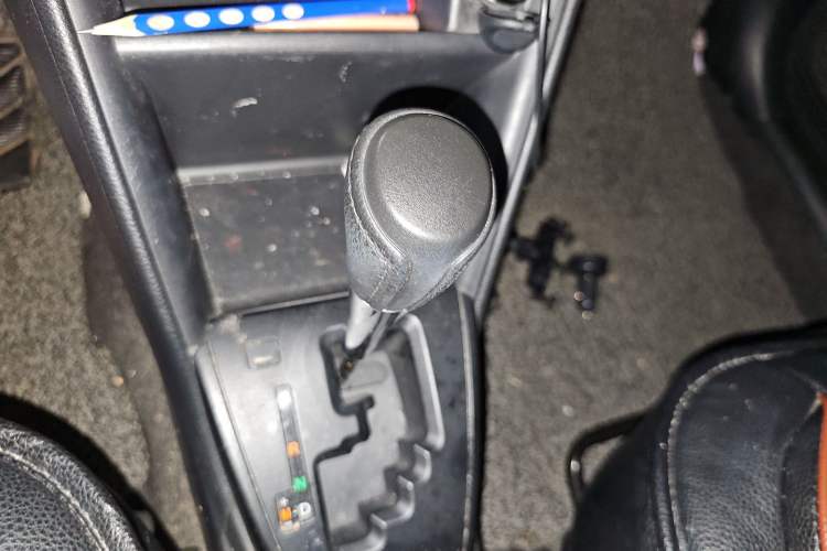 Used Toyota YARiS L Zhi Xuan 2016 Revised 1.5E CVT Charming Edition Gear Lever