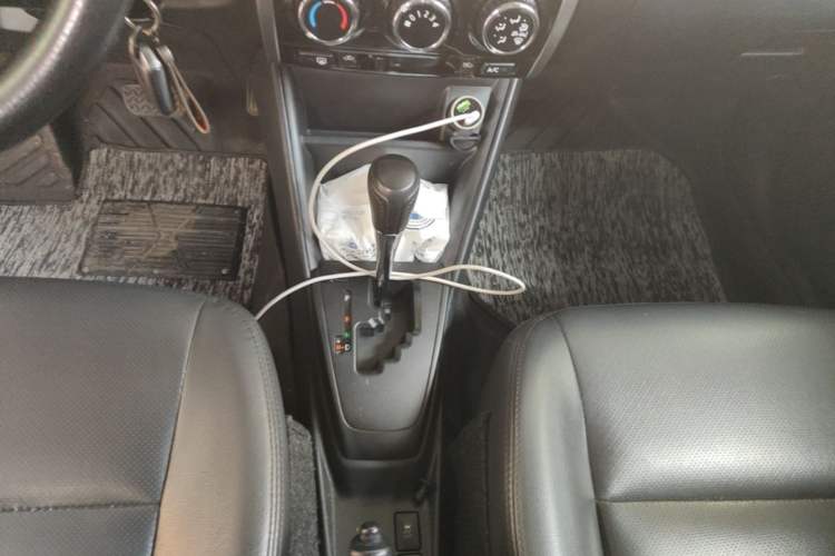 Used Toyota YARiS L Zhi Xuan 2016 Revised 1.5E CVT Charming Edition Gear Lever