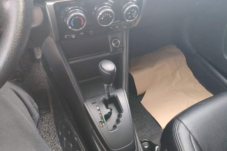 Used Toyota YARiS L Zhi Xuan 2016 Revised 1.5E CVT Charming Edition Gear Lever
