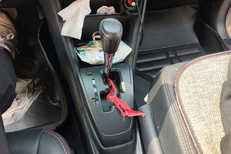 Used Toyota YARiS L Zhi Xuan 2016 Revised 1.5E CVT Charming Edition Gear Lever
