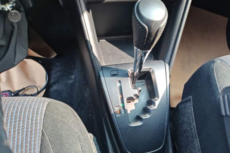 Used Toyota YARiS L Zhi Xuan 2016 Revised 1.5E CVT Charming Edition Gear Lever