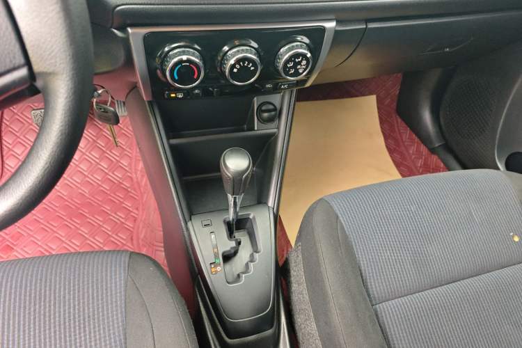 Used Toyota YARiS L Zhi Xuan 2016 Revised 1.5E CVT Charming Edition Gear Lever