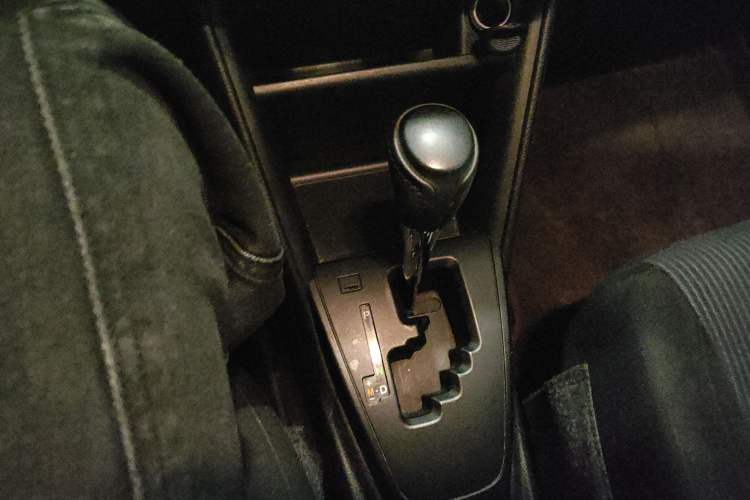 Used Toyota YARiS L Zhi Xuan 2016 Revised 1.5E CVT Charming Edition Gear Lever