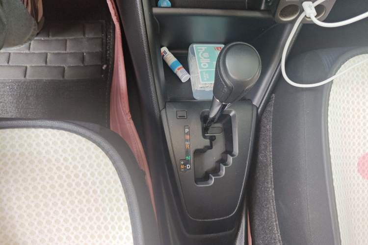 Used Toyota YARiS L Zhi Xuan 2016 Revised 1.5E CVT Charming Edition Gear Lever