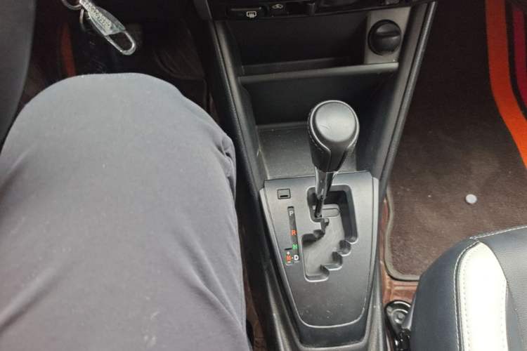 Used Toyota YARiS L Zhi Xuan 2016 Revised 1.5E CVT Charming Edition Gear Lever