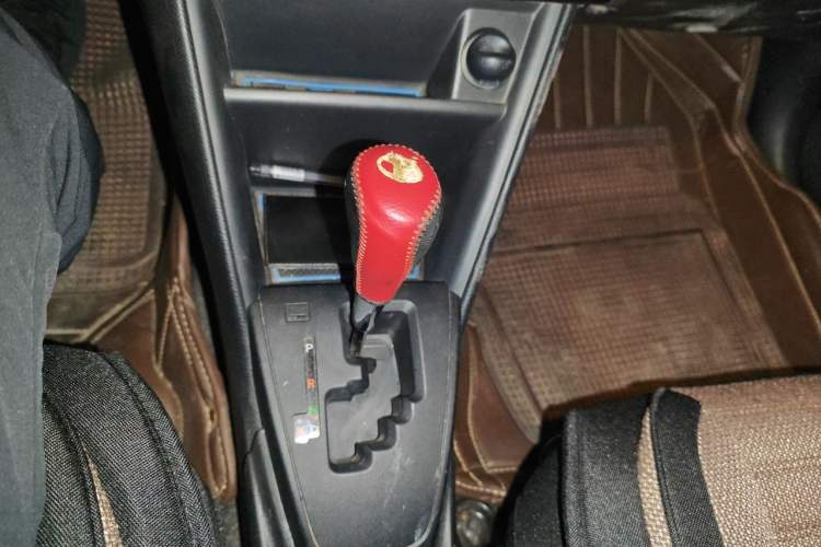 Used Toyota YARiS L Zhi Xuan 2016 Revised 1.5E CVT Charming Edition Gear Lever