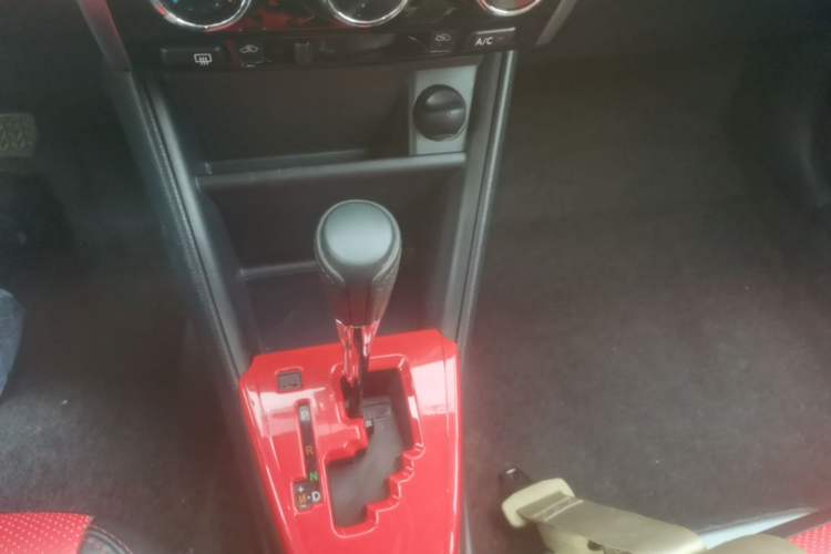 Used Toyota YARiS L Zhi Xuan 2016 Revised 1.5E CVT Charming Edition Gear Lever