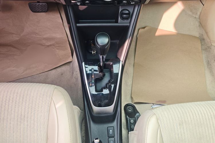 Used Toyota YARiS L Zhi Xuan 2016 Revised 1.5 GS CVT Agile Edition Gear Lever