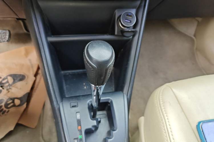 Used Toyota YARiS L Zhi Xuan 2016 Revised 1.5E CVT Charming Edition Gear Lever