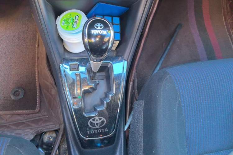 Used Toyota YARiS L Zhi Xuan 2016 Revised 1.5E CVT Charming Edition Gear Lever