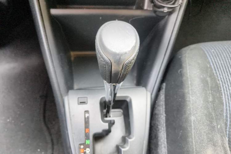 Used Toyota YARiS L Zhi Xuan 2016 Revised 1.5E CVT Charming Edition Gear Lever