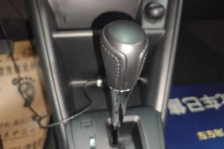 Used Toyota YARiS L Zhi Xuan 2016 Revised 1.5E CVT Charming Edition Gear Lever