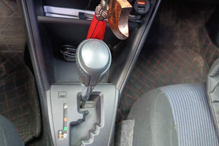 Used Toyota YARiS L Zhi Xuan 2016 Revised 1.5E CVT Charming Edition Gear Lever