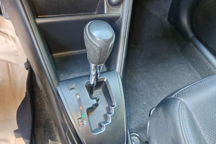 Used Toyota YARiS L Zhi Xuan 2016 Revised 1.5E CVT Charming Edition Gear Lever
