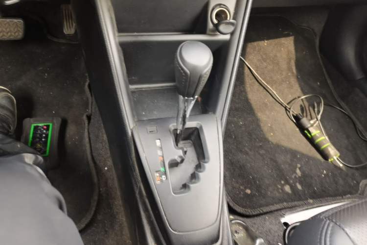Used Toyota YARiS L Zhi Xuan 2016 Revised 1.5E CVT Charming Edition Gear Lever