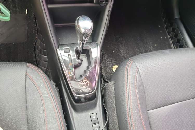 Used Toyota YARiS L Zhi Xuan 2016 Revised 1.5E CVT Charming Edition Gear Lever