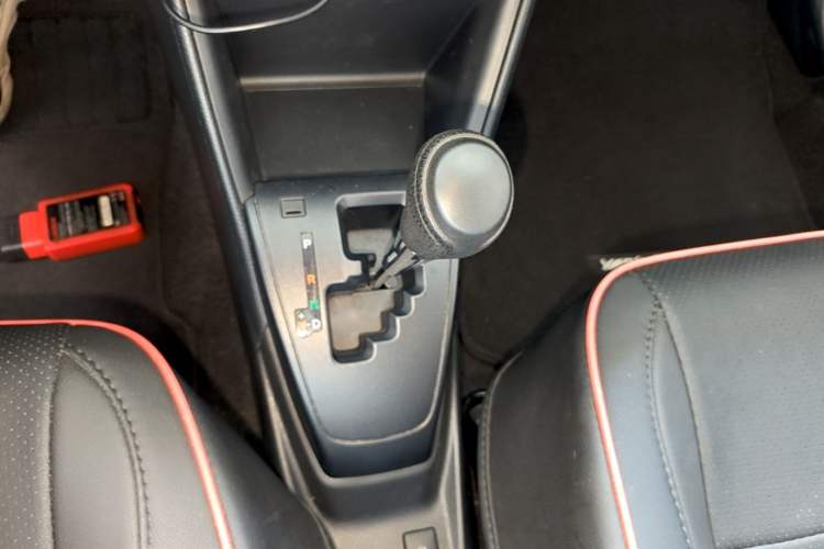 Used Toyota YARiS L Zhi Xuan 2016 Revised 1.5E CVT Charming Edition Gear Lever