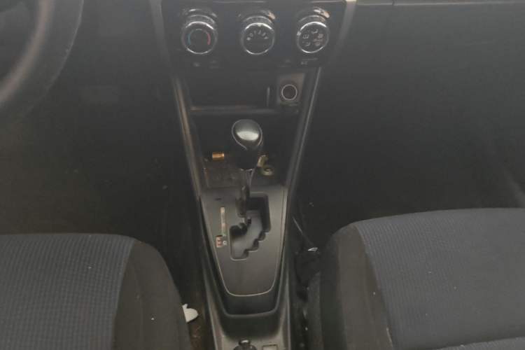 Used Toyota YARiS L Zhi Xuan 2016 Revised 1.5E CVT Charming Edition Gear Lever