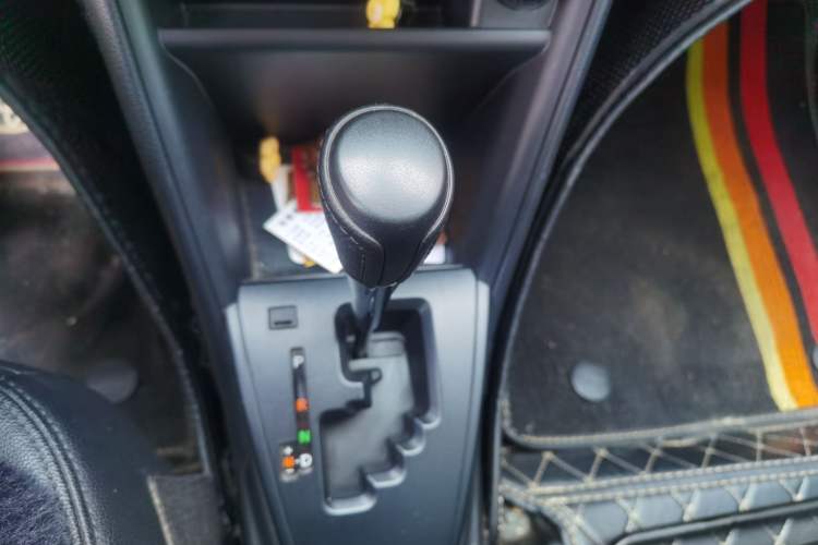 Used Toyota YARiS L Zhi Xuan 2016 Revised 1.5E CVT Charming Edition Gear Lever