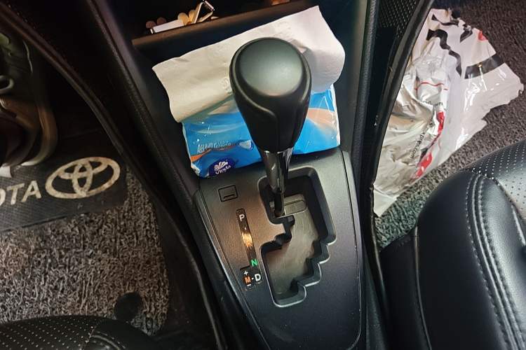 Used Toyota YARiS L Zhi Xuan 2016 Revised 1.5E CVT Charming Edition Gear Lever