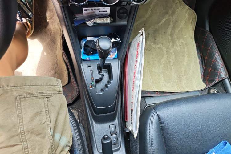 Used Toyota YARiS L Zhi Xuan 2016 Revised 1.5E CVT Charming Edition Gear Lever