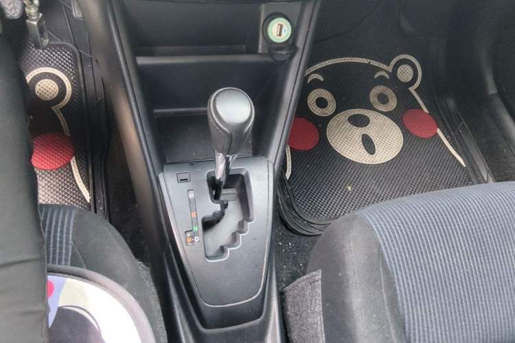 Used Toyota YARiS L Zhi Xuan 2016 Revised 1.5E CVT Charming Edition Gear Lever