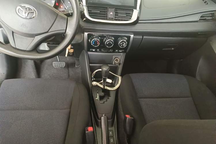 Used Toyota YARiS L Zhi Xuan 2016 Revised 1.5E CVT Charming Edition Gear Lever