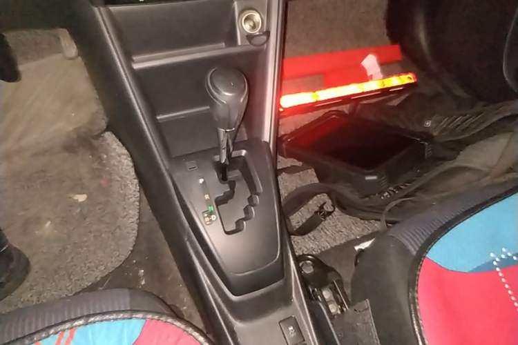 Used Toyota YARiS L Zhi Xuan 2016 Revised 1.5E CVT Charming Edition Gear Lever