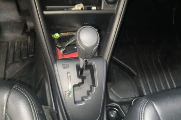 Used Toyota YARiS L Zhi Xuan 2016 Revised 1.5E CVT Charming Edition Gear Lever