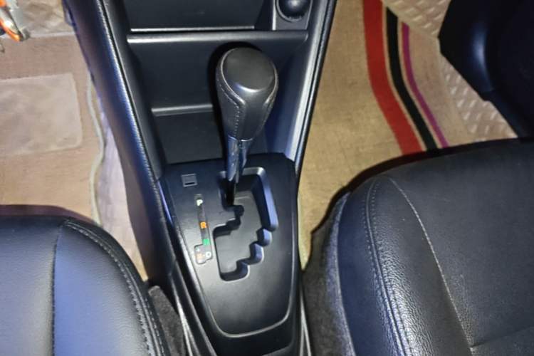 Used Toyota YARiS L Zhi Xuan 2016 Revised 1.5E CVT Charming Edition Gear Lever