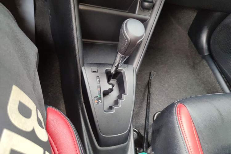 Used Toyota YARiS L Zhi Xuan 2016 Revised 1.5E CVT Charming Edition Gear Lever