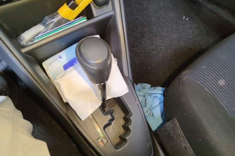 Used Toyota YARiS L Zhi Xuan 2016 Revised 1.5E CVT Charming Edition Gear Lever