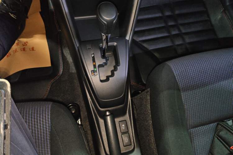 Used Toyota YARiS L Zhi Xuan 2016 Revised 1.5E CVT Charming Edition Gear Lever