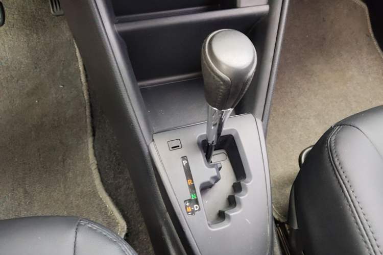 Used Toyota YARiS L Zhi Xuan 2016 Revised 1.5E CVT Charming Edition Gear Lever