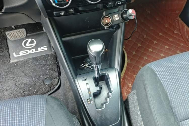 Used Toyota YARiS L Zhi Xuan 2016 Revised 1.5E CVT Charming Edition Gear Lever